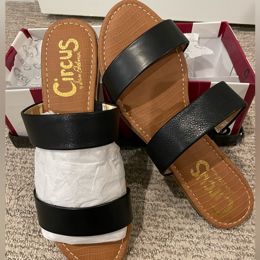 NWT Sandals